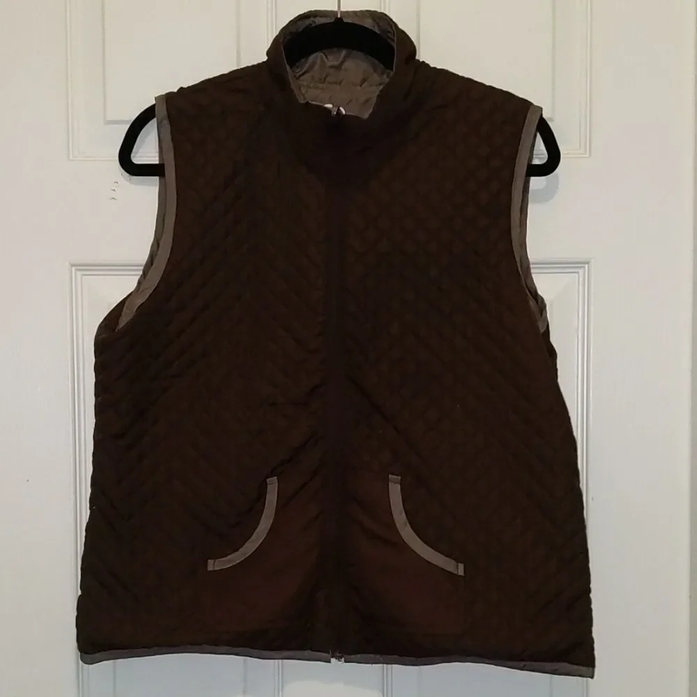 Three hearts  brown Reversible quilted vest Sz. XL